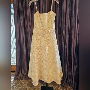 Elegant Cream Lace Dress